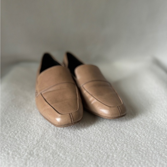 Via Spiga Size 7 Beige Women’s Leather Loafers - Picture 16 of 16